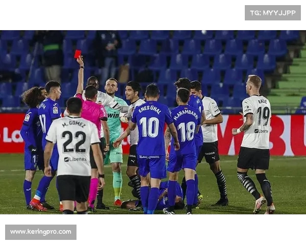 西甲瓦伦西亚门将神勇扑救零封对手助球队取胜